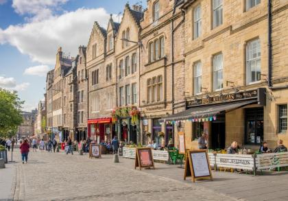 West Bow just off Royal Mile - image 22
