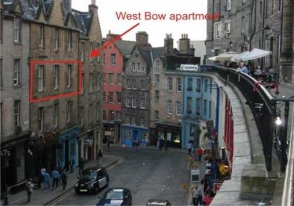 West Bow just off Royal Mile - image 3
