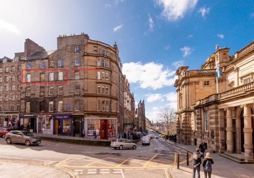 Bank St Royal Mile - main image