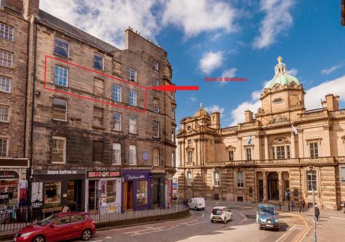 Bank St Royal Mile - image 5