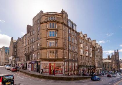 Bank St Royal Mile - image 6