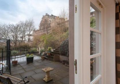 Castle Wynd Old Town - image 1