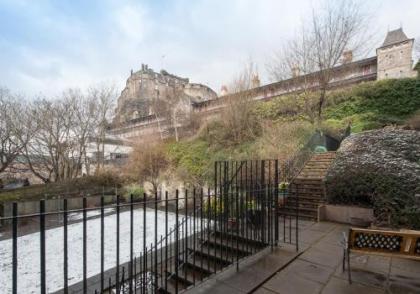Castle Wynd Old Town - image 11