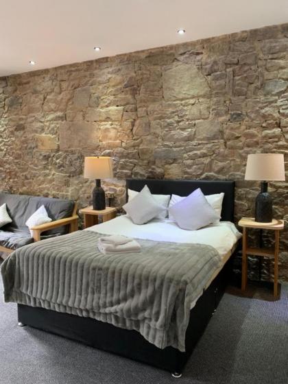 Royal Mile Suites by the Castle - image 1