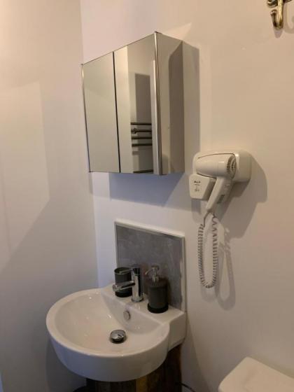 Royal Mile Suites by the Castle - image 10