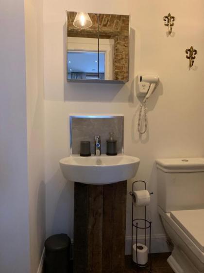 Royal Mile Suites by the Castle - image 14