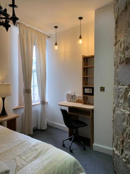 Royal Mile Suites by the Castle - image 19