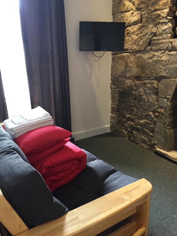 Royal Mile Suites by the Castle - image 2