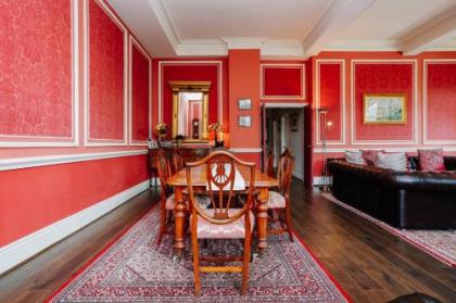 Royal Mile Mansions 14 - image 13
