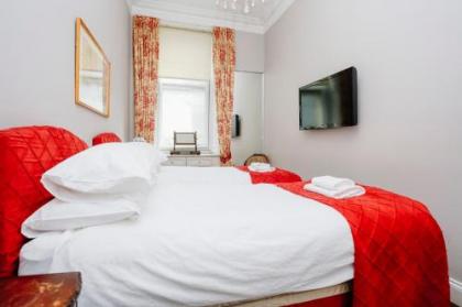 Royal Mile Mansions 14 - image 20