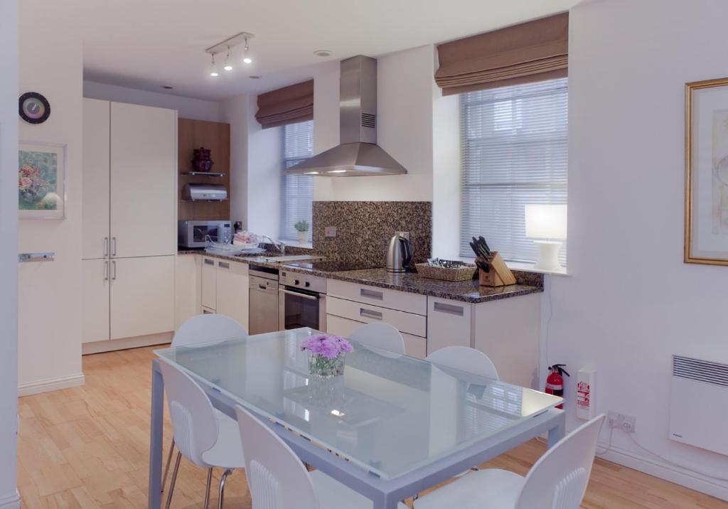 Causewayside Apartment - The Edinburgh Address - main image