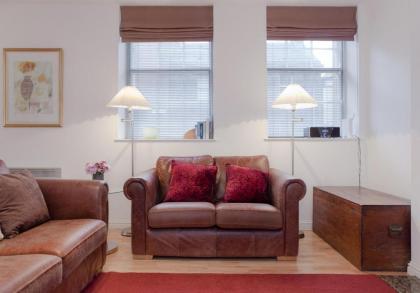 Causewayside Apartment - The Edinburgh Address - image 18