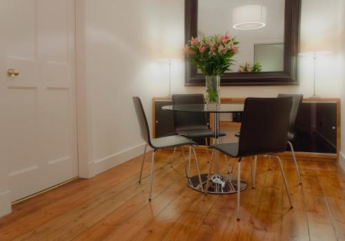 The Lynedoch Place Residence - image 6
