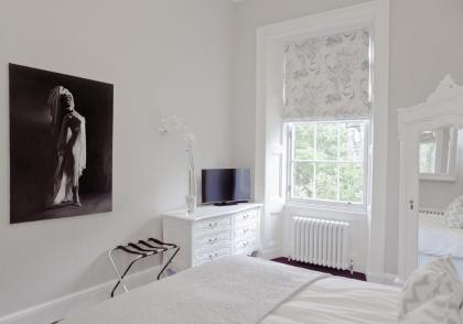 Edinburgh Castle Suite - The Edinburgh Address - image 17
