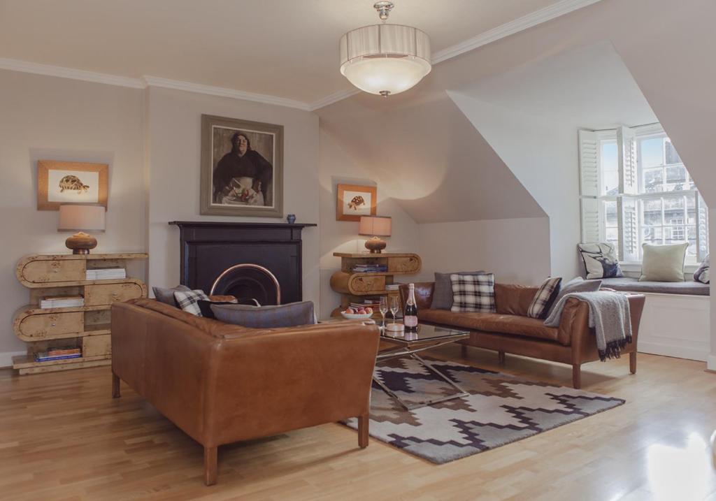The Skyline - The Edinburgh Address - main image