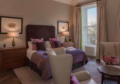 The Edinburgh Address - Castle View Apartment - image 1