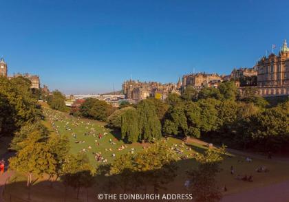 The Edinburgh Address - Castle View Apartment - image 2