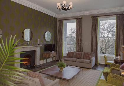 The Edinburgh Address - Castle View Apartment - image 17
