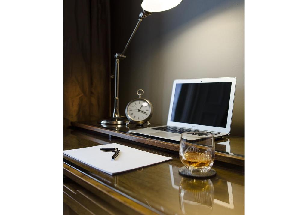 The Edinburgh Address - Castle View Apartment - image 4