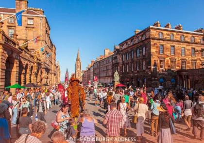 The Edinburgh Address - Castle View Apartment - image 8