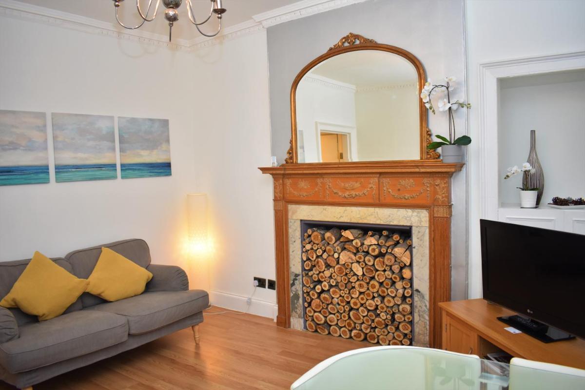 Rose Street - Watchmakers Apartment - main image