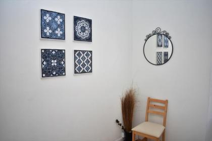 Rose Street - Watchmakers Apartment - image 10