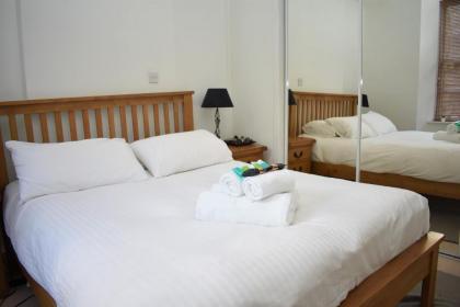 Rose Street - Watchmakers Apartment - image 2