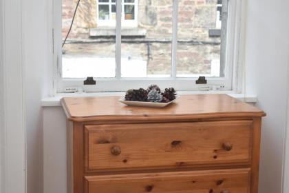 Rose Street - Watchmakers Apartment - image 24