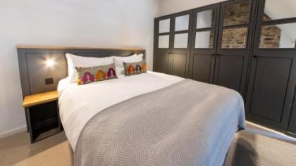 Linton Collection - Blackfriars Lofts - image 3