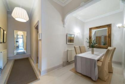 Dean Terrace Apartment - image 9