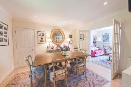 Belford Mews Apartment - image 1