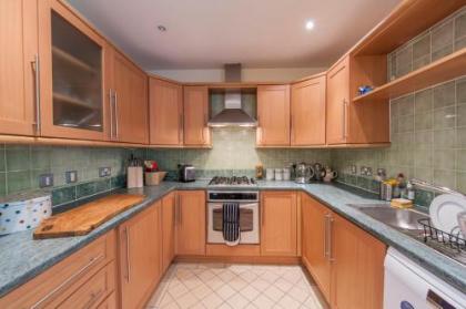 Belford Mews Apartment - image 10