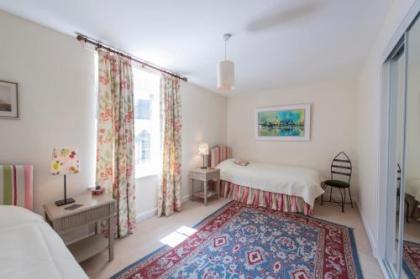 Belford Mews Apartment - image 11