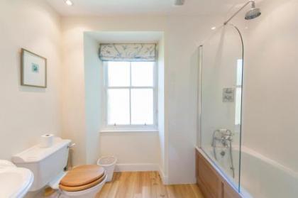 Belford Mews Apartment - image 16