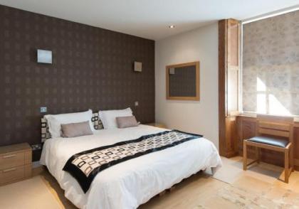 The York Place Residence - image 13