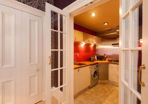 The Coates Gardens Residence - image 4
