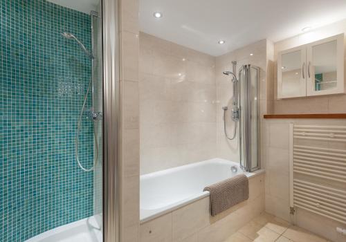 The Holyrood Park Residence - image 2