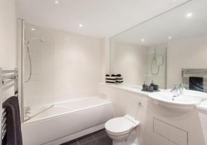 The Edmonstone's Close Residence - image 9