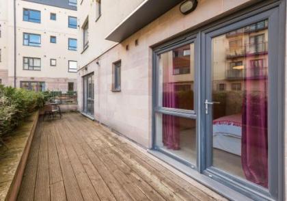 The Tollcross Residence - image 11