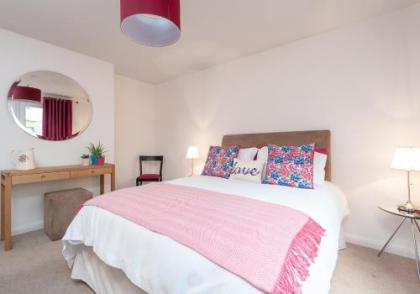 The Tollcross Residence - image 12