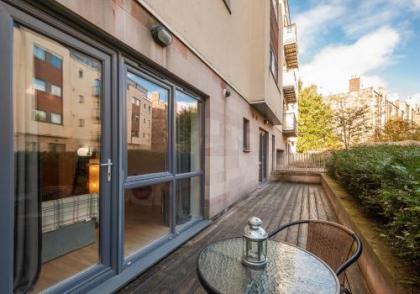 The Tollcross Residence - image 5