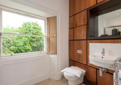 The Lochside House Residence - image 3
