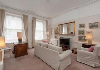 The Hart Residence - image 10