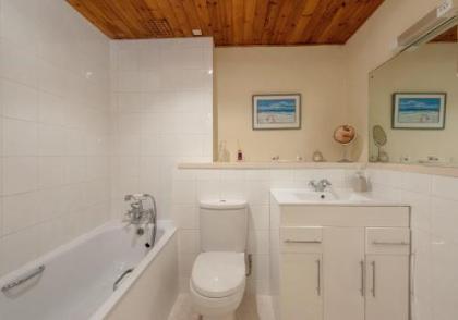 The Hart Residence - image 3