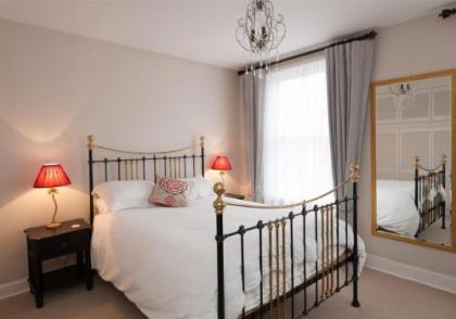 The Hart Street Residence - image 5