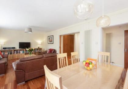The Holyrood Road Residence - image 6