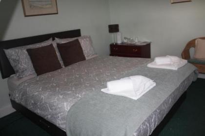 Airdenair Guest House - image 10
