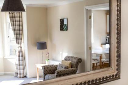 Dicksonfield Apartment - image 10