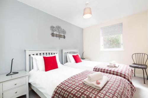 Dicksonfield Apartment - image 5
