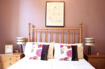 South Learmonth Gardens Apartment - image 12